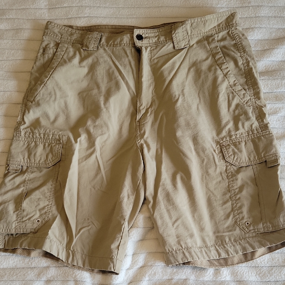 Chaps Light Brown Cargo Shorts
